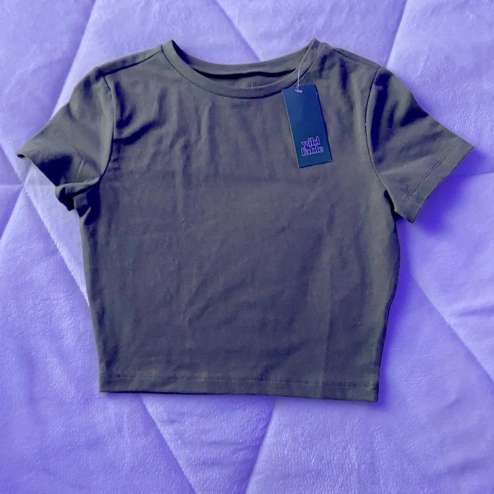 OLIVE CROPPED T